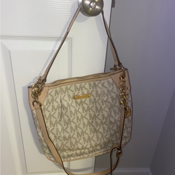 Michael Kors purse - Picture 1 of 3